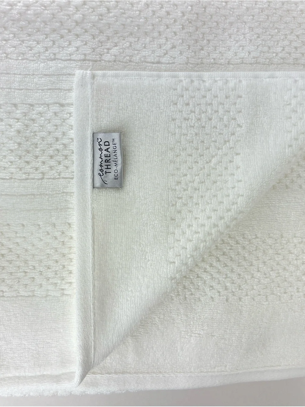 Common Thread Bath Towels White Eco Melange Bamboo Soft Cotton 2 Pc Set NEW